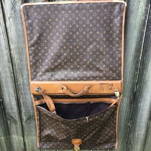 Authentic Louis Vitton Garment Bag.